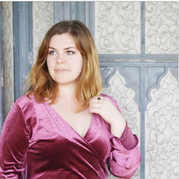 Flute Sleeve Velvet Dress - Picture 2 of 7